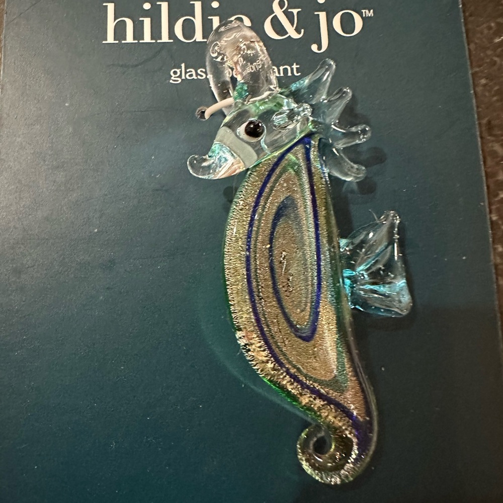 Hildie & Jo sea horse glass pendant